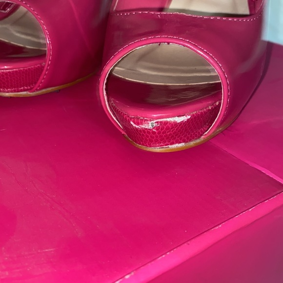 Shoes - Picture 2 of 5